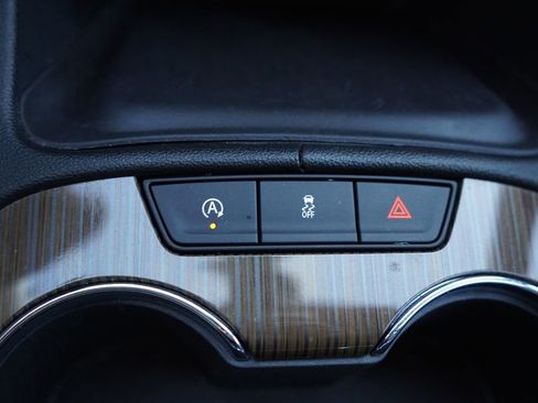 Certified 2023 GMC Acadia SLE w/ Driver Convenience Package image 29