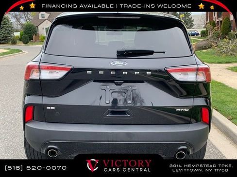 Used 2022 Ford Escape SE w/ SE Sport Appearance Package image 5