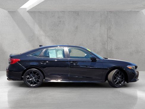 Used 2022 Honda Civic Sport image 4