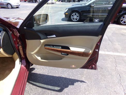 Used 2012 Honda Accord EX image 30