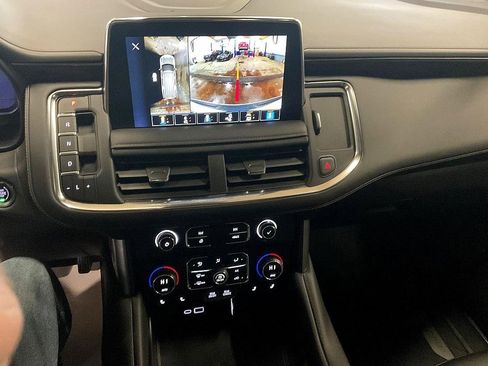 Used 2023 Chevrolet Suburban Z71 w/ Luxury Package image 5