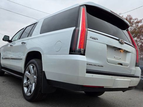 Used 2016 Cadillac Escalade ESV Premium image 10