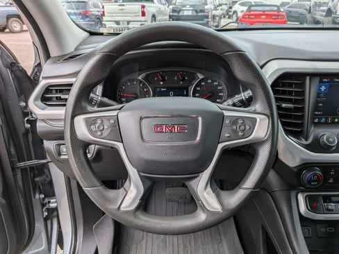 Used 2023 GMC Acadia SLE w/ Driver Convenience Package FWD image 13