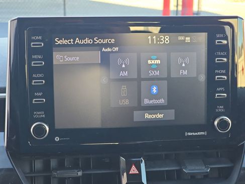 Used 2021 Toyota Corolla LE image 27