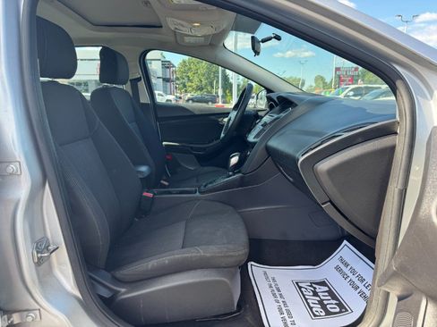 Used 2015 Ford Focus SE FWD image 18