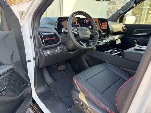 New 2024 Chevrolet Silverado EV RST image 21
