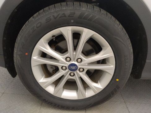 Used 2019 Ford Escape SE FWD image 31