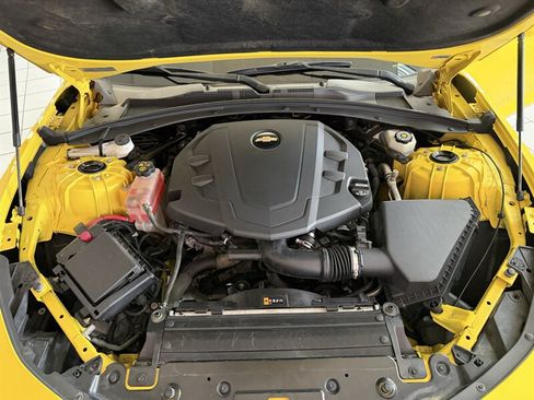 Used 2017 Chevrolet Camaro LT RWD image 29