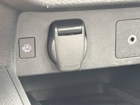Certified 2025 Nissan Versa SV w/ Trunk Package FWD image 18