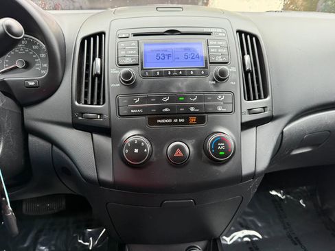 Used 2010 Hyundai Elantra GLS FWD image 27