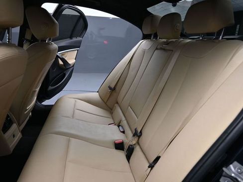 Used 2017 BMW 330i Sedan image 19