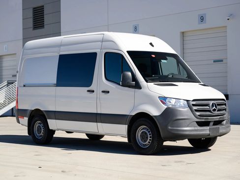 Used 2021 Mercedes-Benz Sprinter 2500 image 78