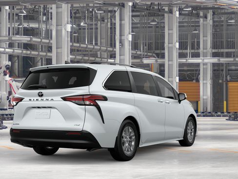 New 2026 Toyota Sienna XLE AWD/4WD image 11