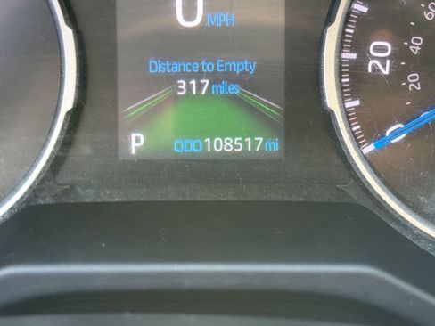 Used 2021 Toyota RAV4 XLE Premium image 21