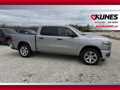 Used 2026 RAM 1500 Big Horn AWD/4WD image 6