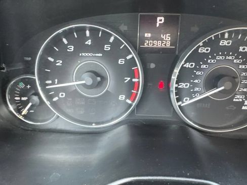 Used 2011 Subaru Outback 3.6R Limited w/ PWR Moonroof Pkg AWD/4WD image 29