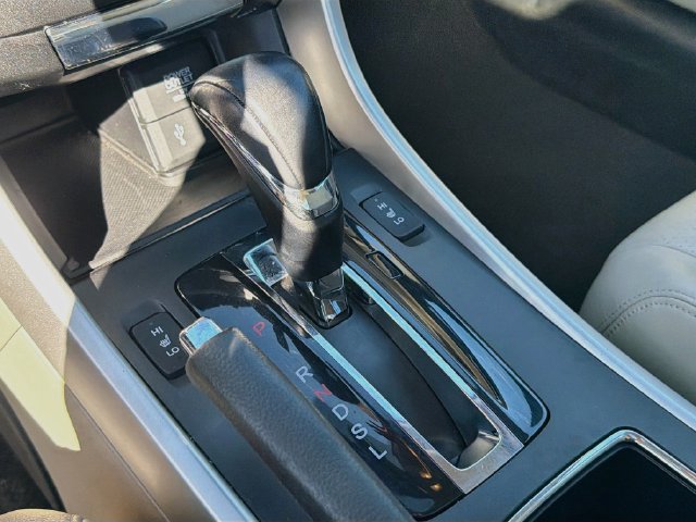 Used 2015 Honda Accord EX-L image 16