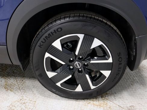 Certified 2025 Nissan Kicks SV w/ SV Premium Package image 19