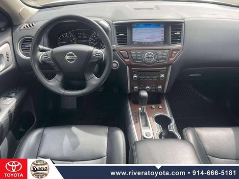 Used 2017 Nissan Pathfinder Platinum w/ Midnight Edition Package AWD/4WD image 14