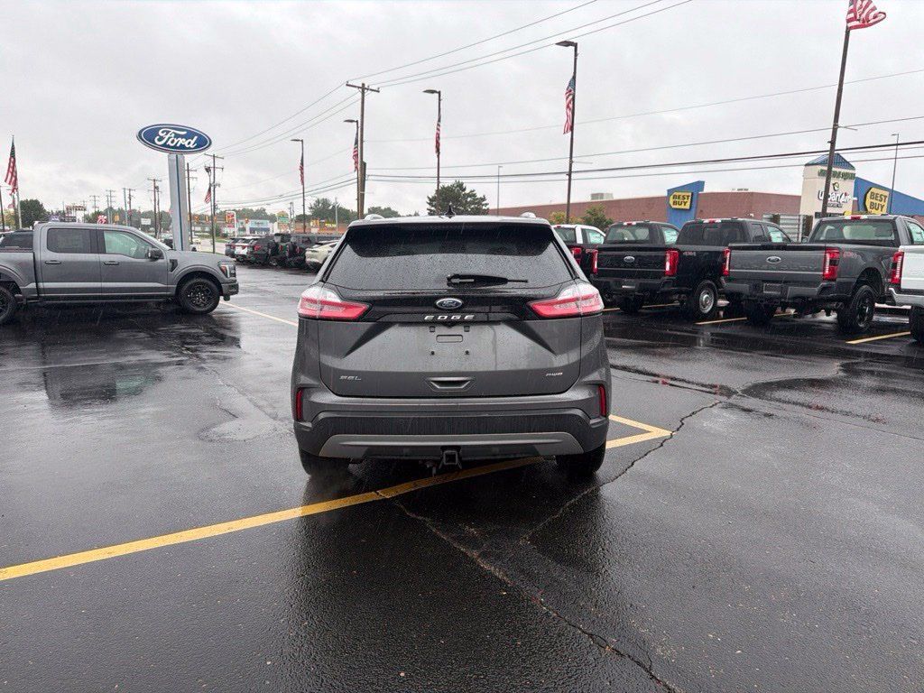 Used 2023 Ford Edge SEL w/ Convenience Package AWD/4WD image 6