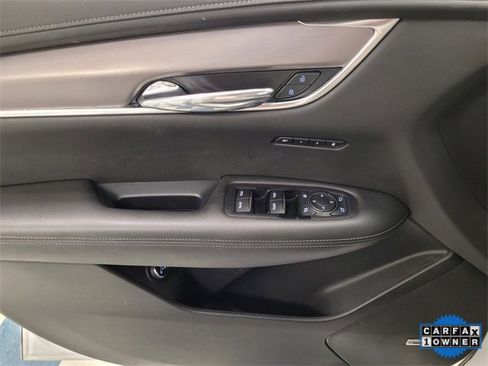 Used 2023 Cadillac XT6 Luxury image 29