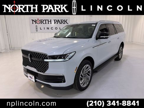 New 2026 Lincoln Navigator L Premier AWD/4WD image 1
