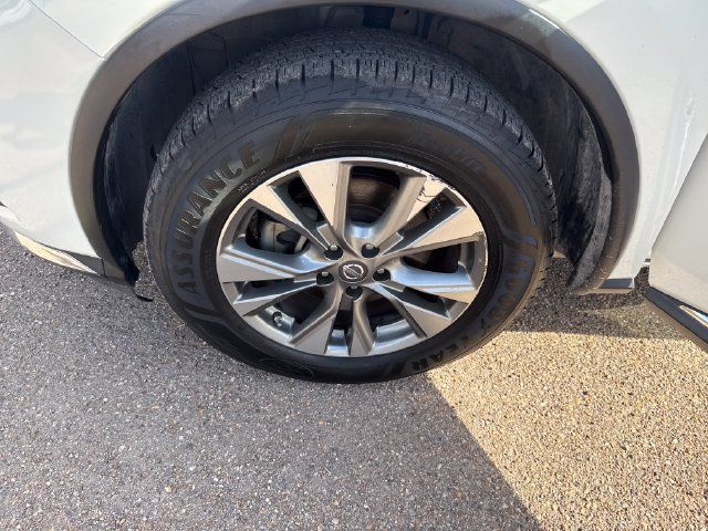 Used 2018 Nissan Murano S FWD image 14