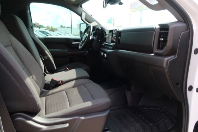 Used 2024 GMC Sierra 3500 SLE w/ SLE Convenience Package RWD image 9