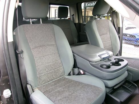 Used 2015 RAM 2500 SLT w/ Luxury Group image 16