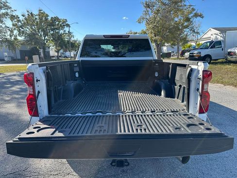 Used 2025 Chevrolet Silverado 2500 LT w/ Convenience Package image 9