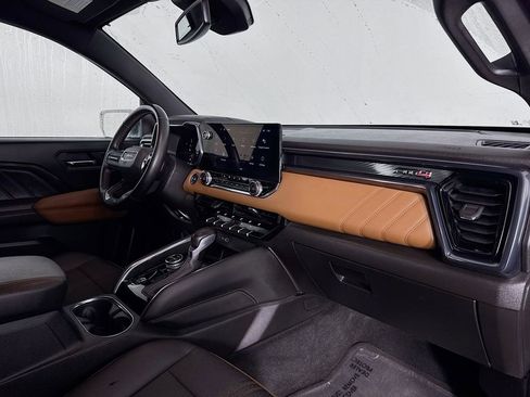 Used 2023 GMC Canyon AT4 image 30