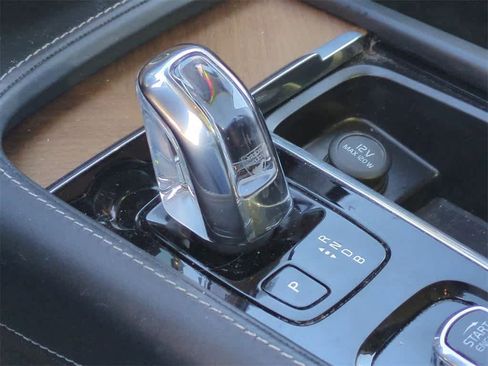 Used 2019 Volvo XC90 T8 Inscription w/ Luxury Package image 32