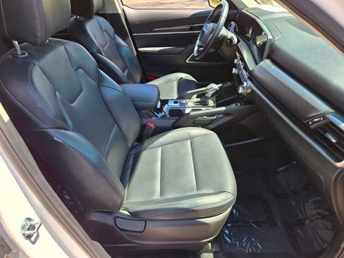 Used 2024 Kia Telluride S FWD image 21