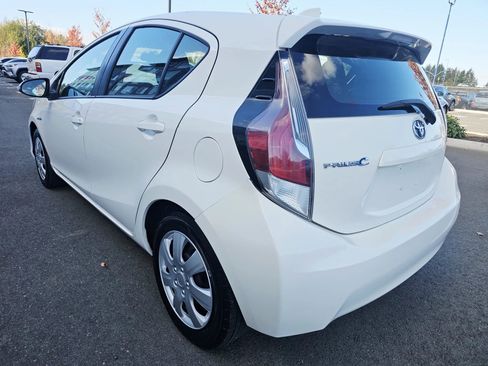 Used 2015 Toyota Prius C Two image 3
