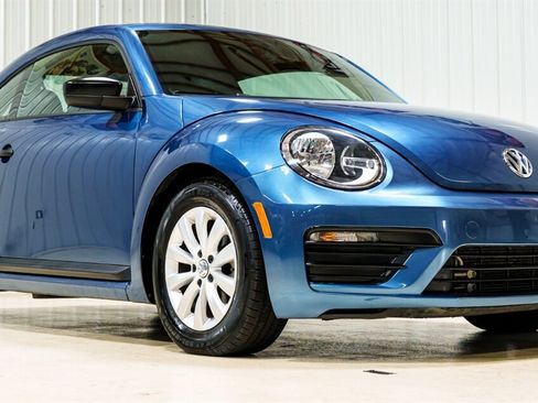 Used 2018 Volkswagen Beetle 2.0T S image 1