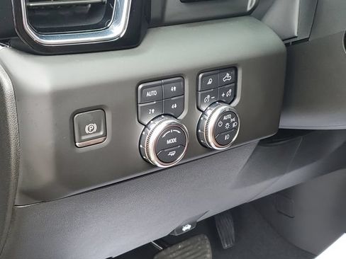 Used 2024 GMC Sierra 1500 Denali Ultimate AWD/4WD image 9