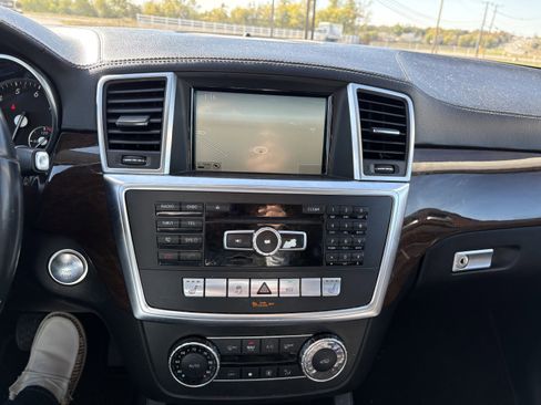 Used 2015 Mercedes-Benz GL 450 4MATIC image 19