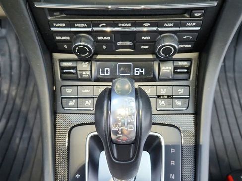 Used 2014 Porsche 911 Turbo S image 34