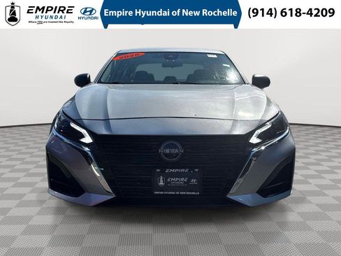 Used 2024 Nissan Altima 2.5 SV FWD image 1