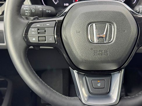 Used 2025 Honda Pilot EX-L image 19