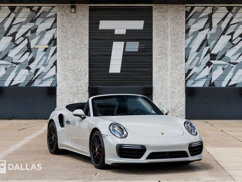 Used 2018 Porsche 911 Turbo image 1