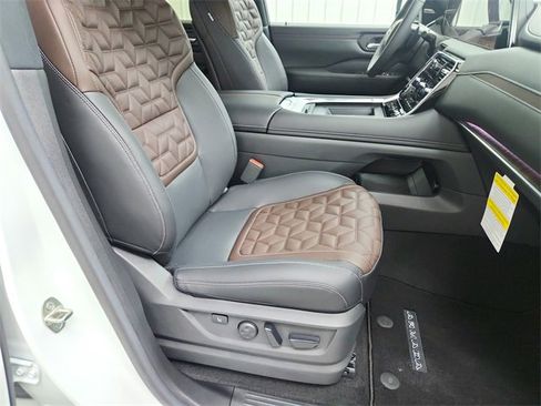 New 2026 Nissan Armada Platinum Reserve image 37