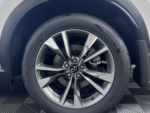 Certified 2025 INFINITI QX60 Luxe w/ Vision Package image 11