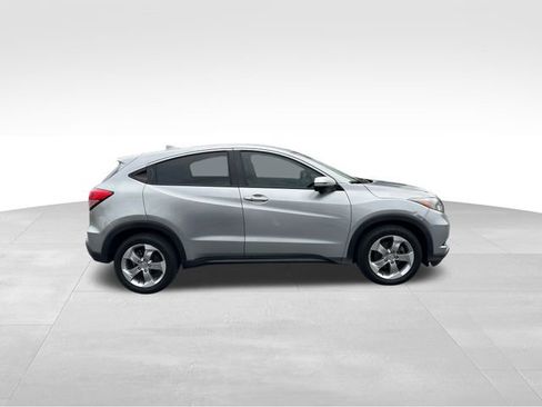 Used 2017 Honda HR-V EX image 6