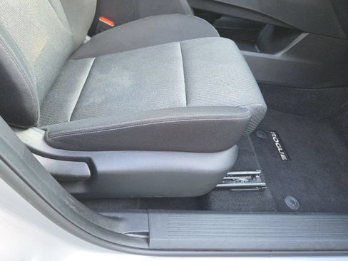 Certified 2025 Nissan Rogue SV FWD image 41