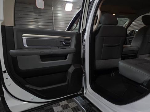 Used 2018 RAM 1500 Big Horn image 32