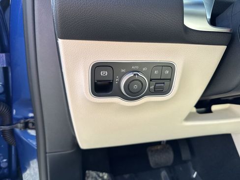 New 2026 Mercedes-Benz GLB 250 4MATIC image 19