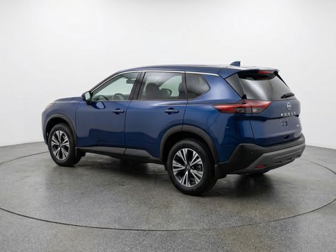 Used 2025 Nissan Rogue SV AWD/4WD image 6