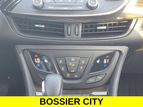 Used 2020 Buick Envision Essence FWD image 14