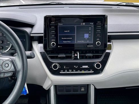 Used 2022 Toyota Corolla Cross L image 18